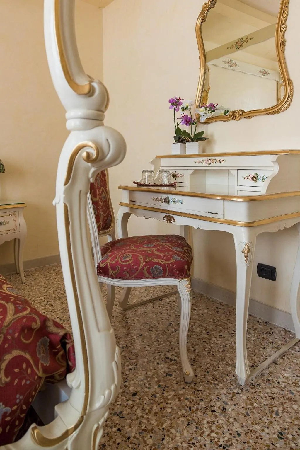 Room, Angeles Inn, Venice