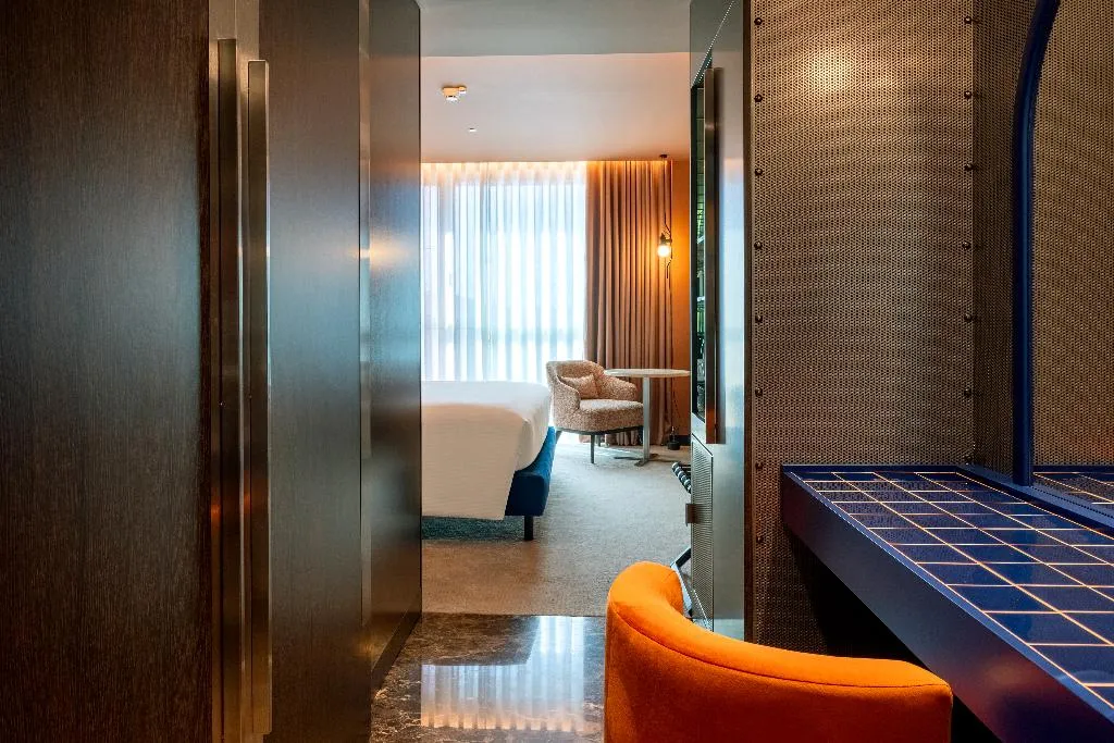 Double or Twin DELUXE KING BED Room, Cenica Porto Hotel, Curio Collection By Hilton, Porto