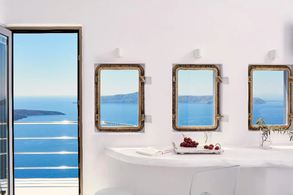 Double or Twin SUPERIOR Room, Homeric Poems, Santorini