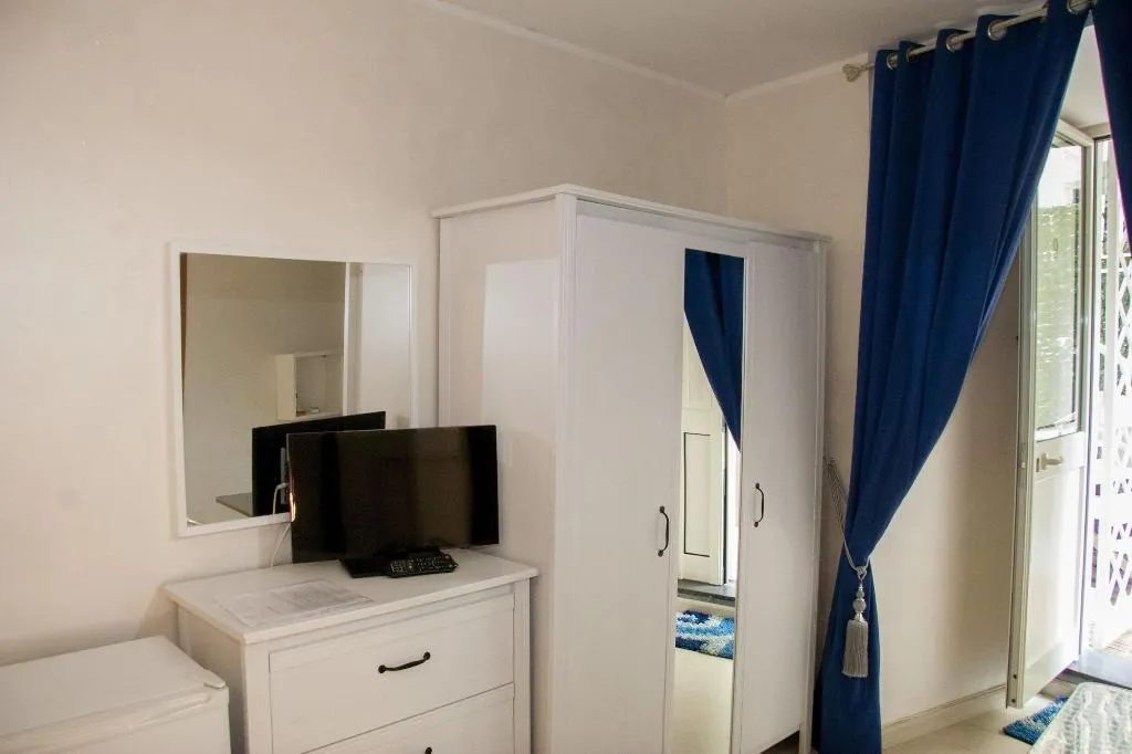 Room, Residence Confalone, Naples