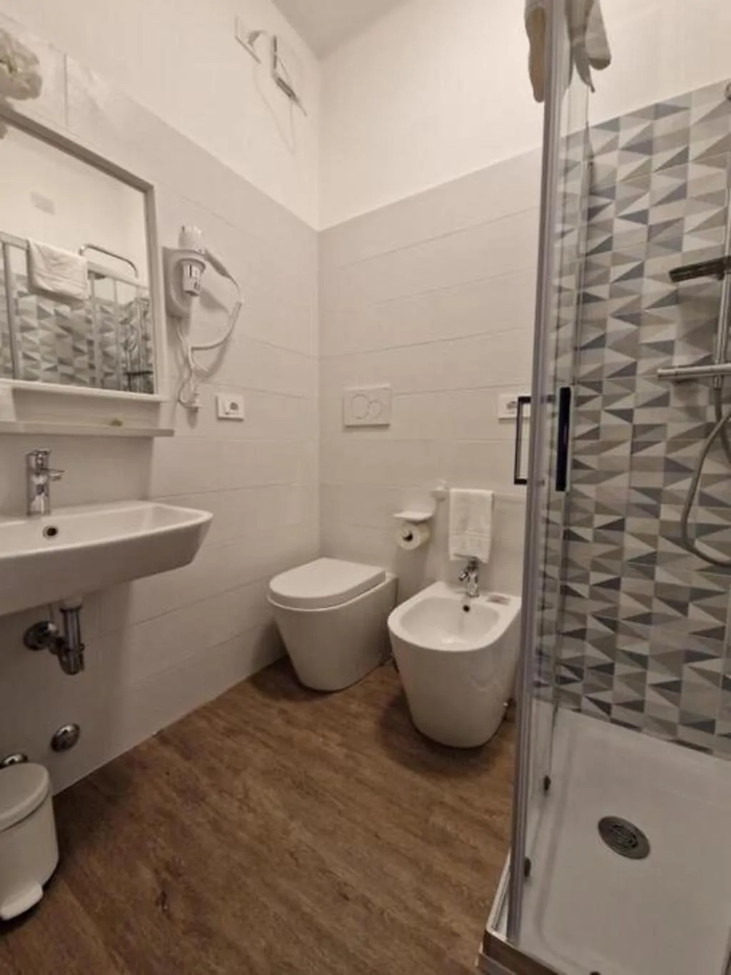 DOUBLE SUPERIOR QUEEN BED Room, Hotel Di Porta Romana, Milan