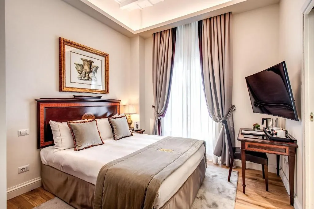 SINGLE ONE BED Room, Eitch Borromini Palazzo Pamphilj, Rome