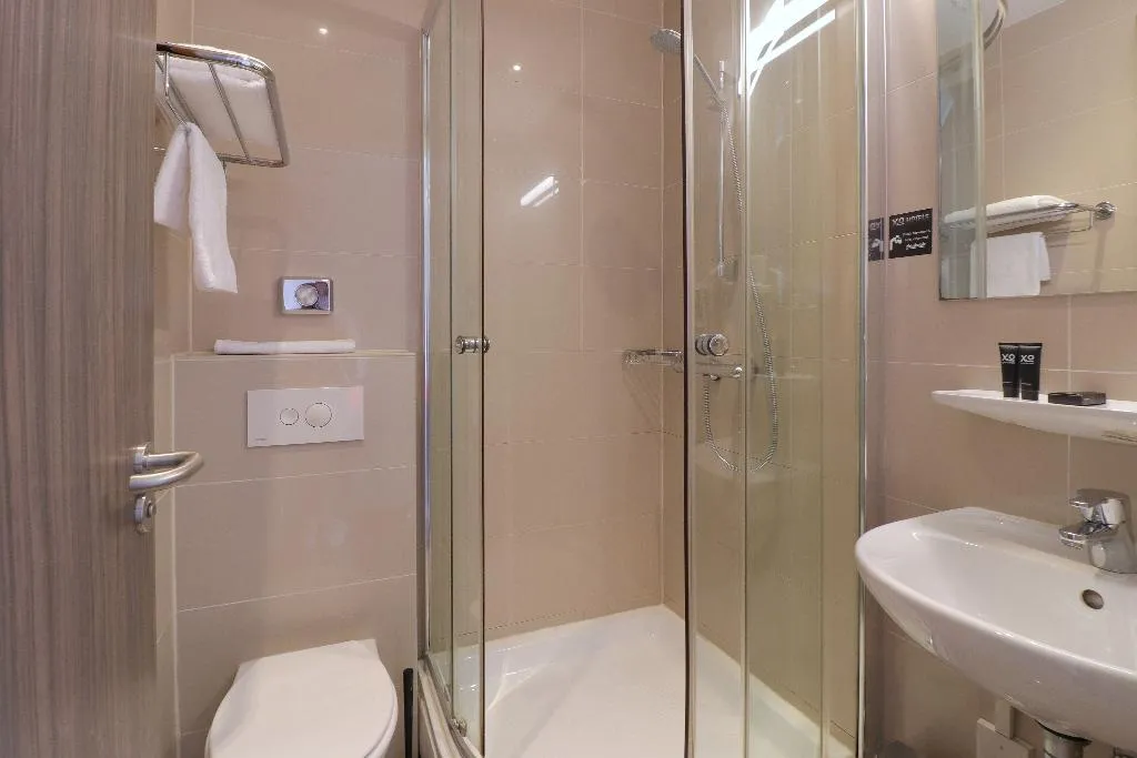 SINGLE BASIC Room, Hotel Van Gogh, Amsterdam