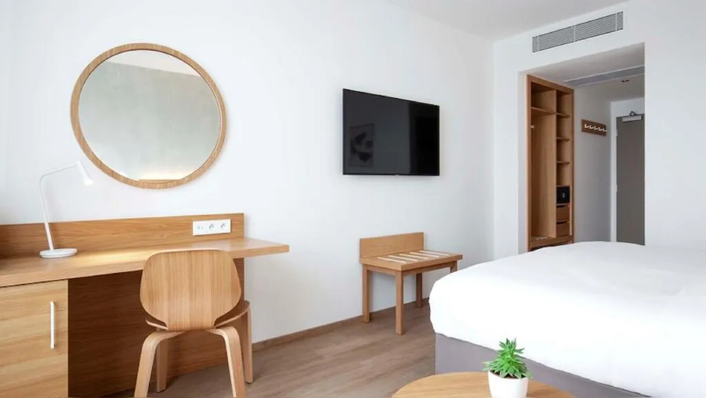 DOUBLE EXECUTIVE KING BED Room, Botanique Hotel Prague, Prague