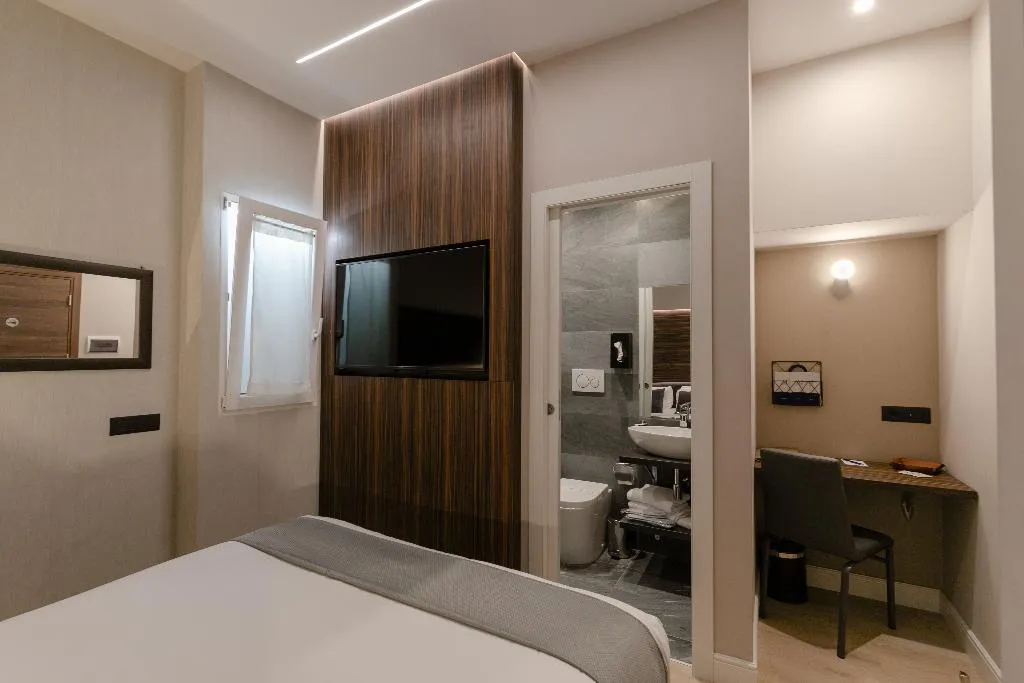 Double or Twin ECONOMY Room, AH - Duomo Essence, Milan