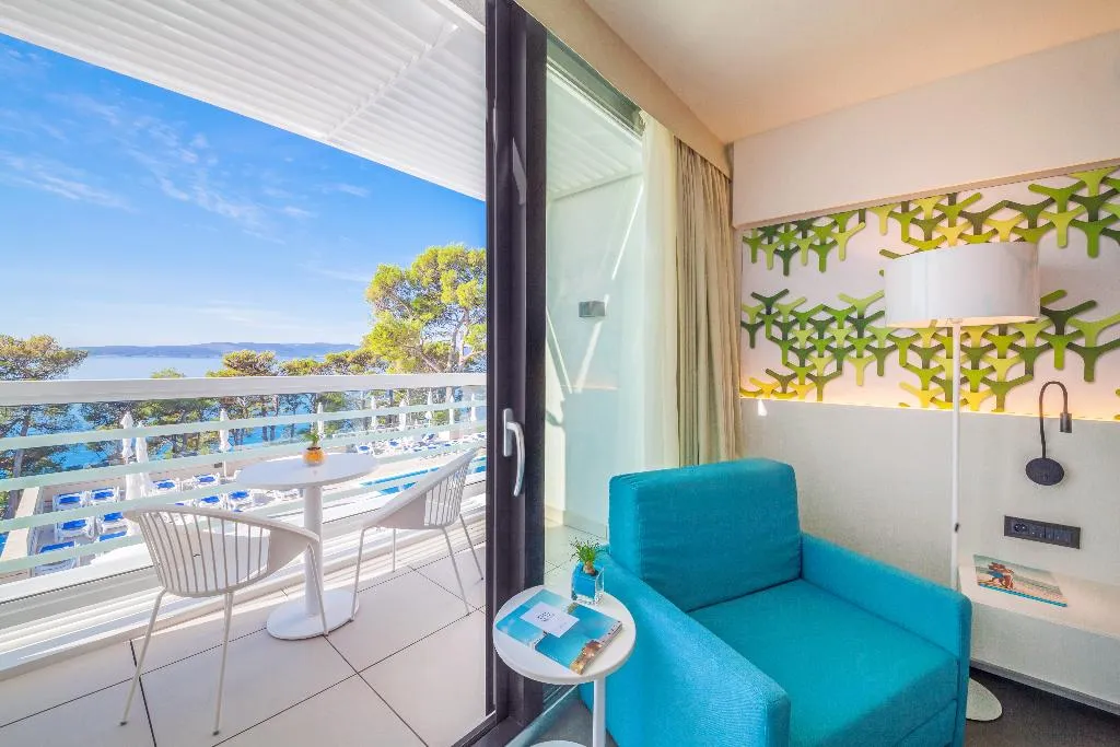 DOUBLE SUPERIOR SIDE SEA VIEW Room, Bluesun hotel Berulia, Split