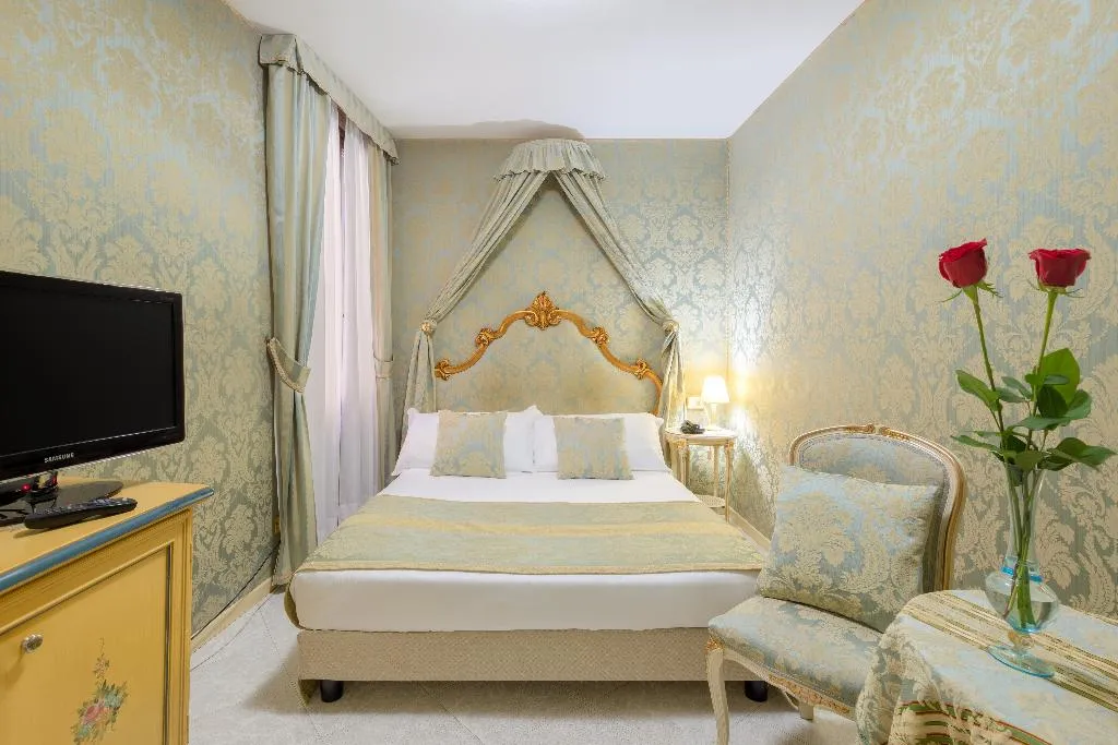 DOUBLE STANDARD Room, San Giorgio, Venice