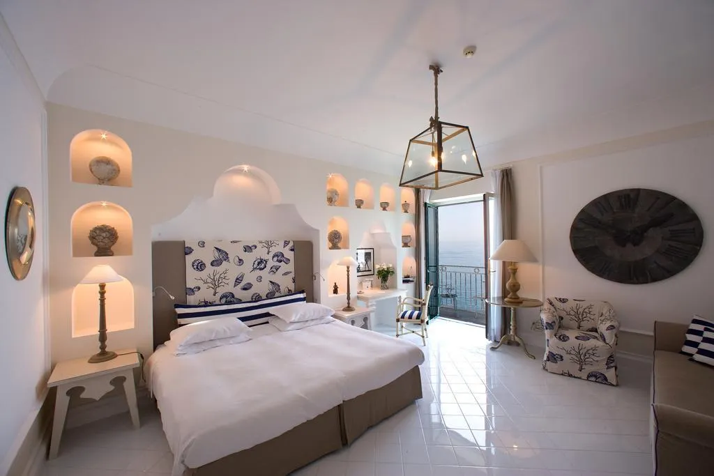 Room, Bellevue Syrene, Naples
