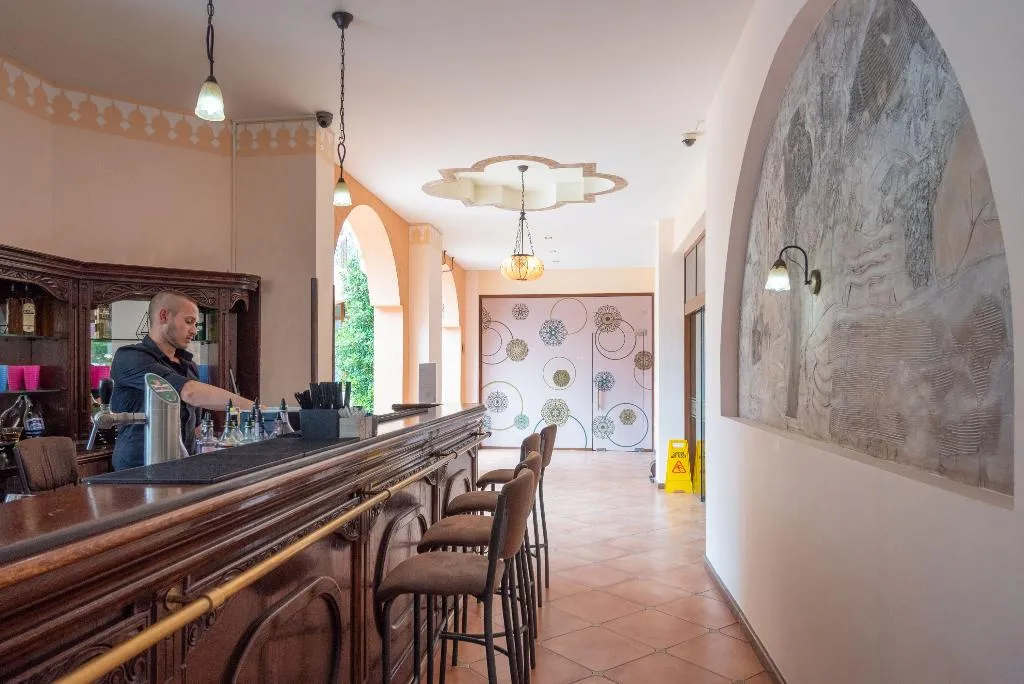 Bar, Palazzo, Bourgas