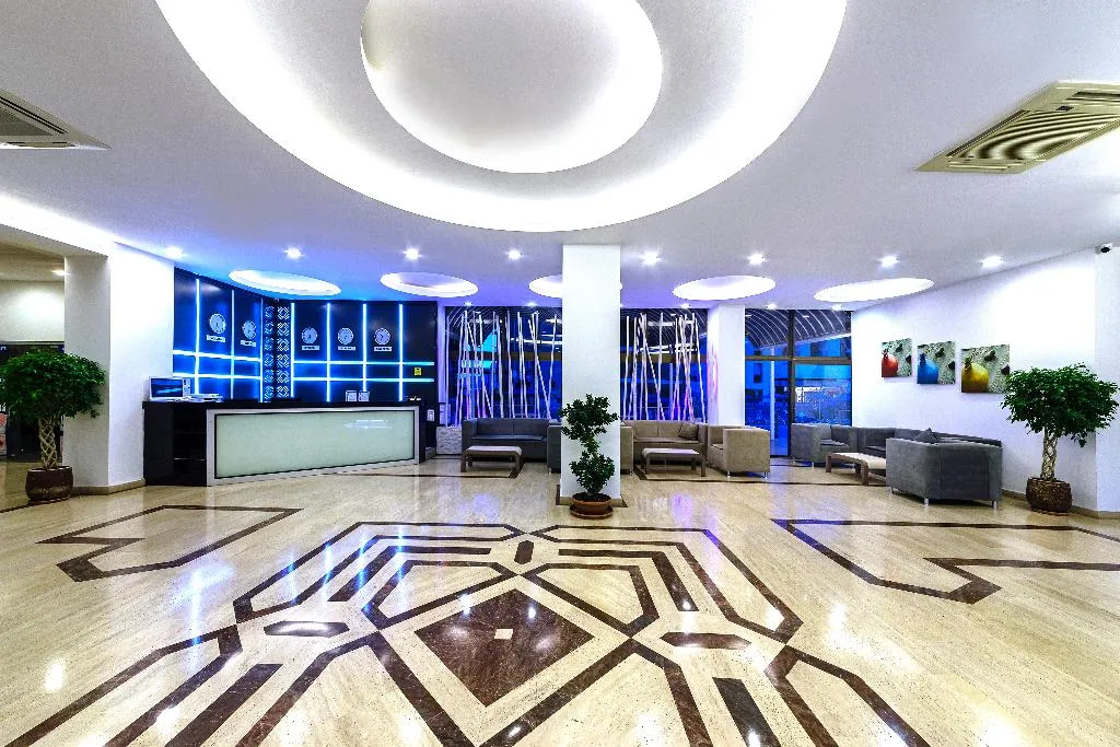 Lobby, Kayamaris, Dalaman