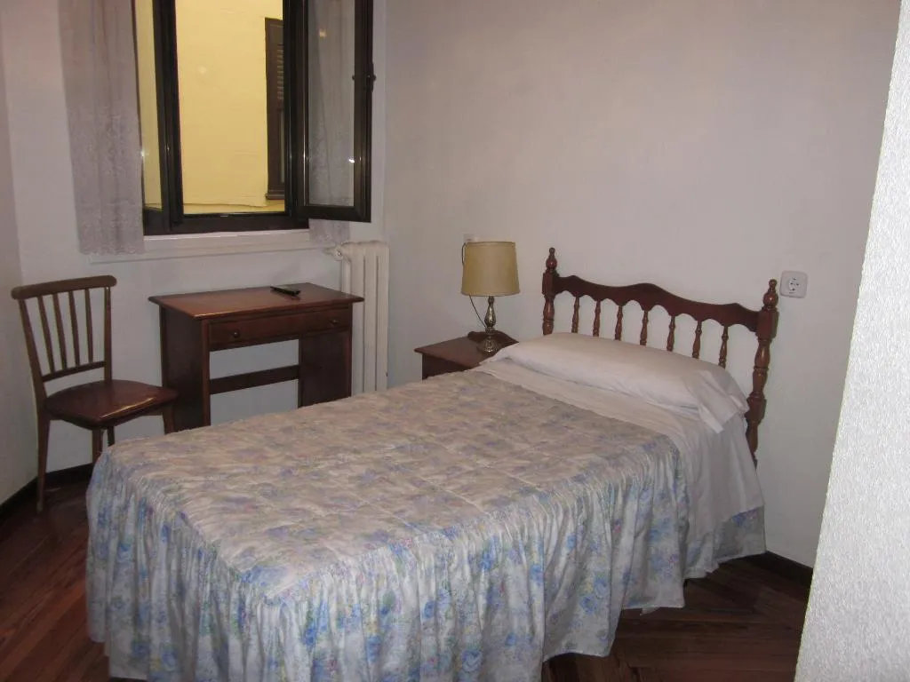 SINGLE STANDARD Room, Hostal Splendid, Madrid