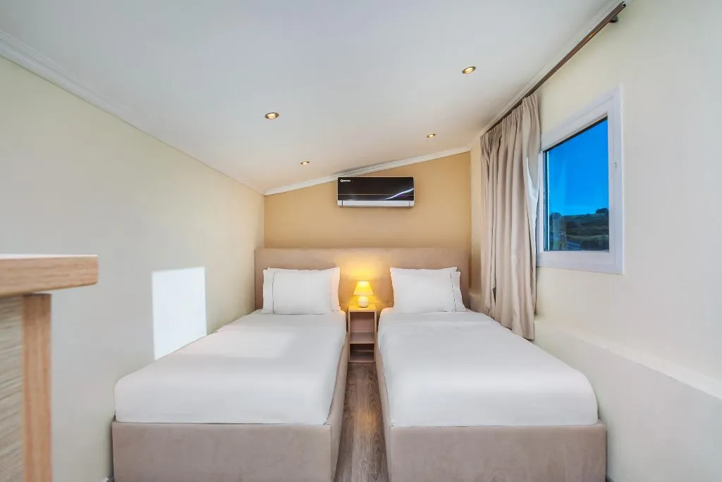 VILLA THREE BEDROOMS WITH PRIVATE POOL Room, Sunny Villas and Spa, Halkidiki