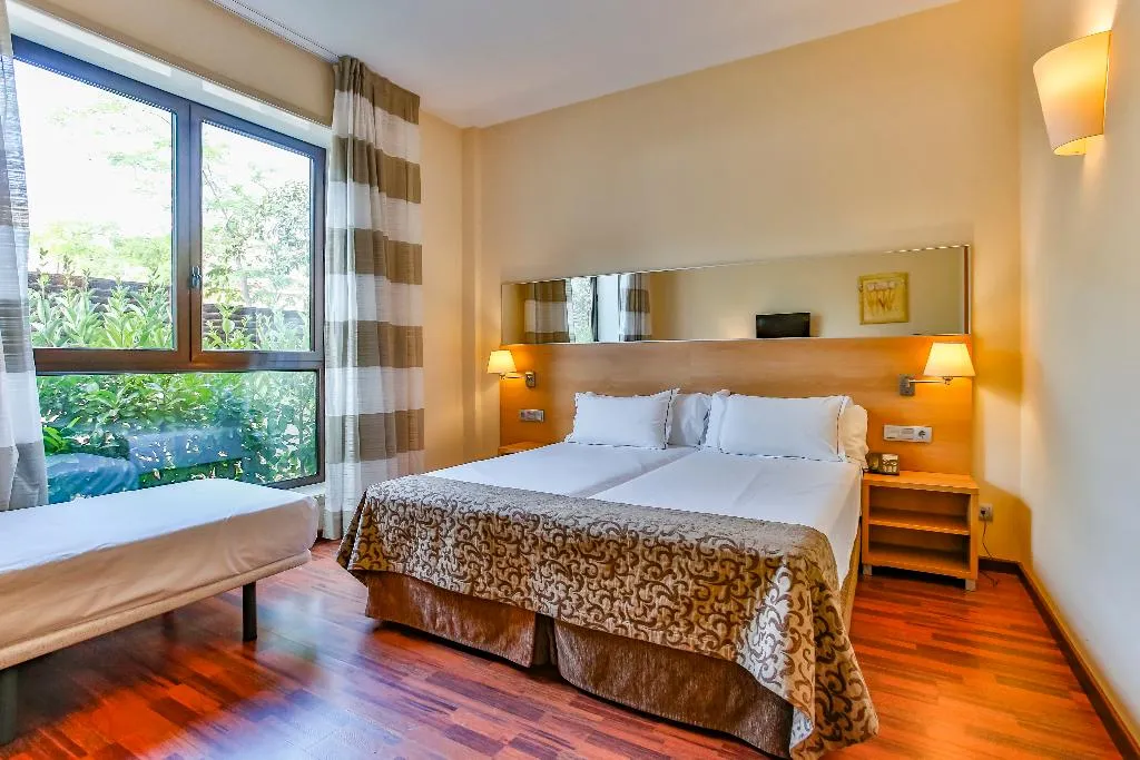 Double or Twin CAPACITY 3 Room, Desitges, Barcelona