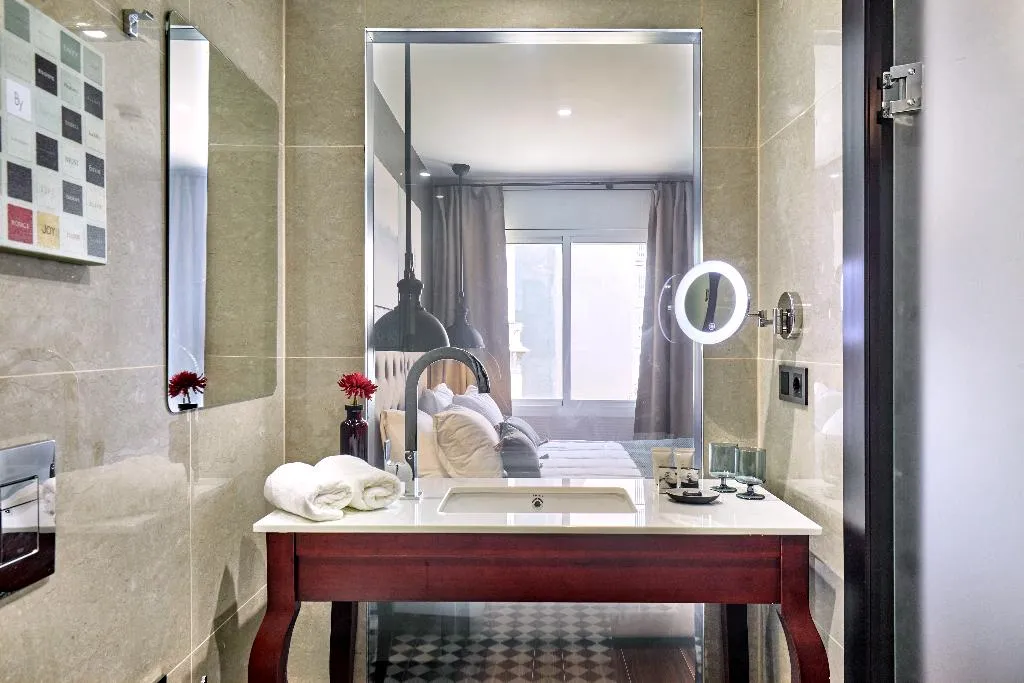 DOUBLE STANDARD Room, Hotel Cortes Rambla, Barcelona