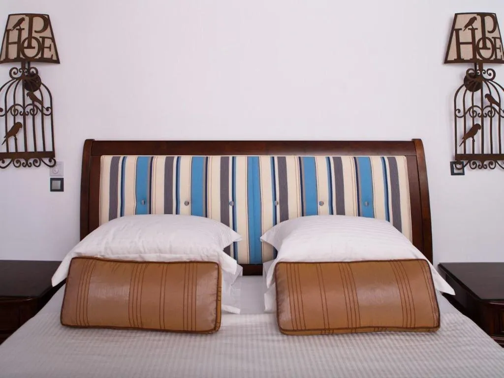 Room, Miland Suites, Santorini