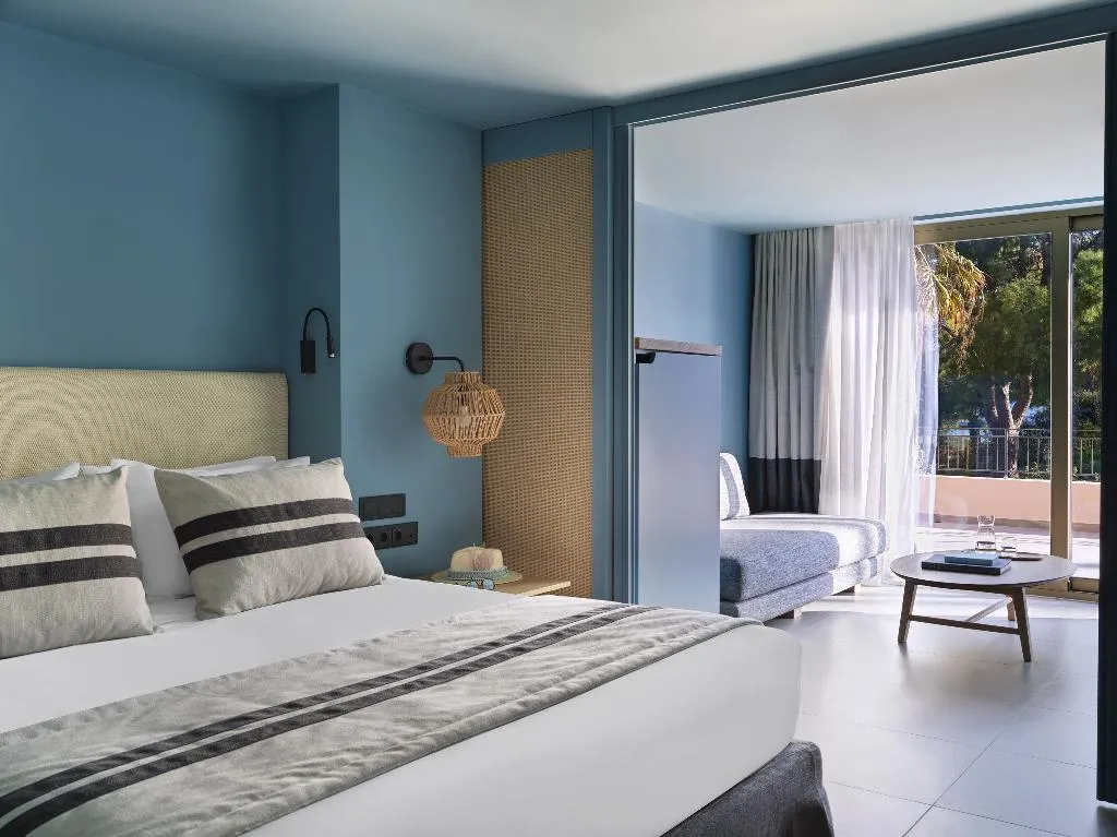 QUADRUPLE TWO BEDROOMS ONE BATHROOM Room, Kalamaki Beach, Athens