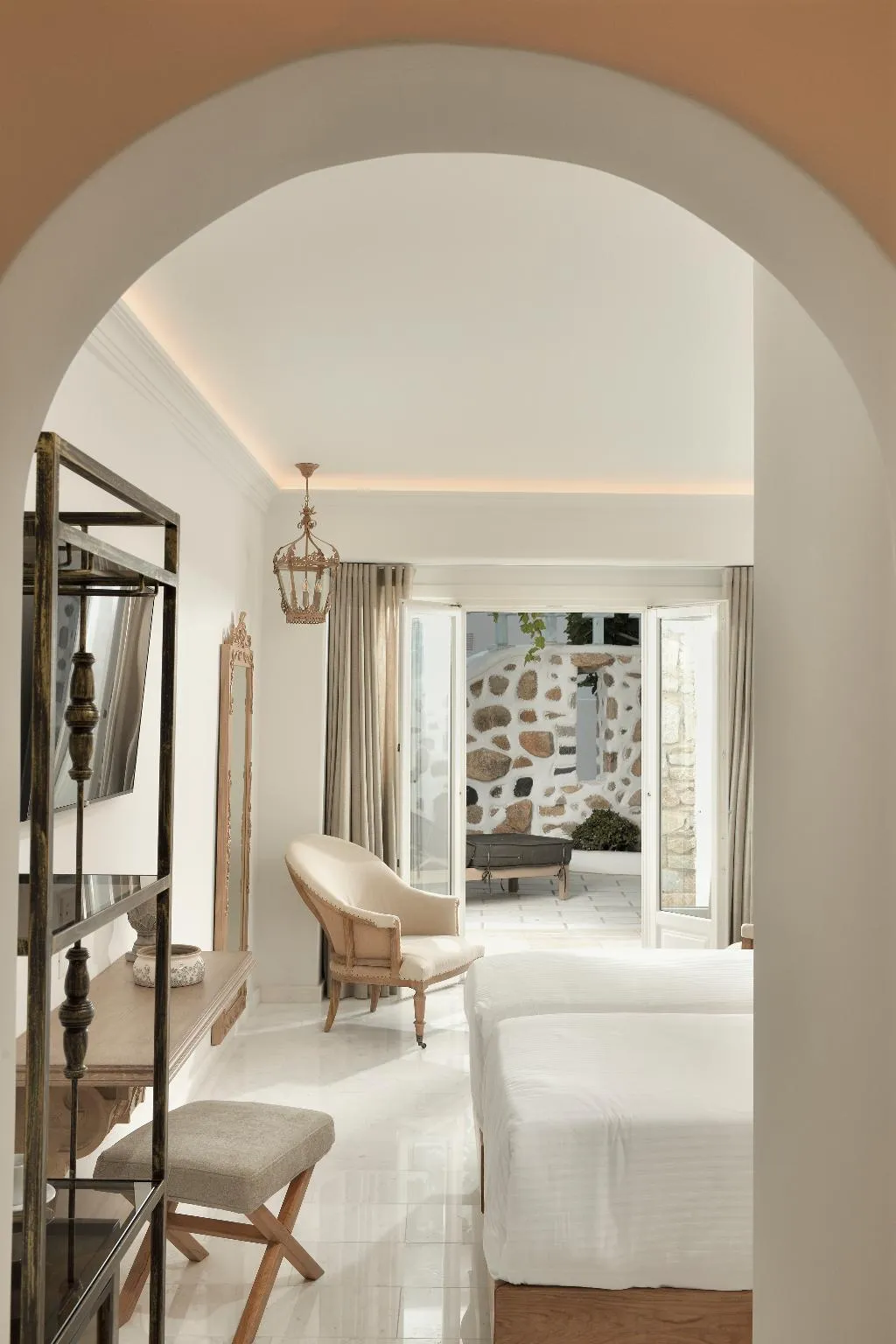SUITE THREE BEDROOMS WITH PRIVATE POOL Room, Saint John Hotel Villas & Spa, Mykonos