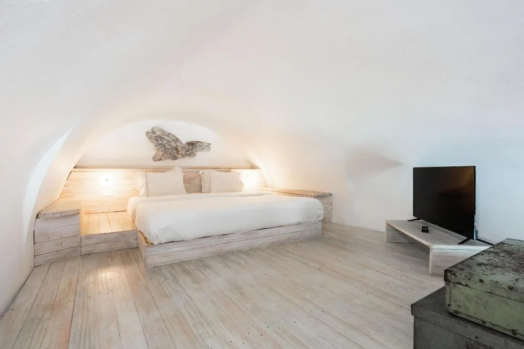 Room, The Museum Project Oia, Santorini