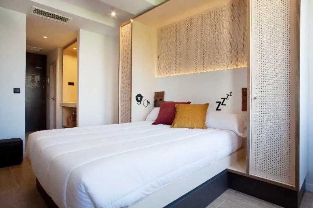 DOUBLE STANDARD Room, Toc Hostel Madrid, Madrid