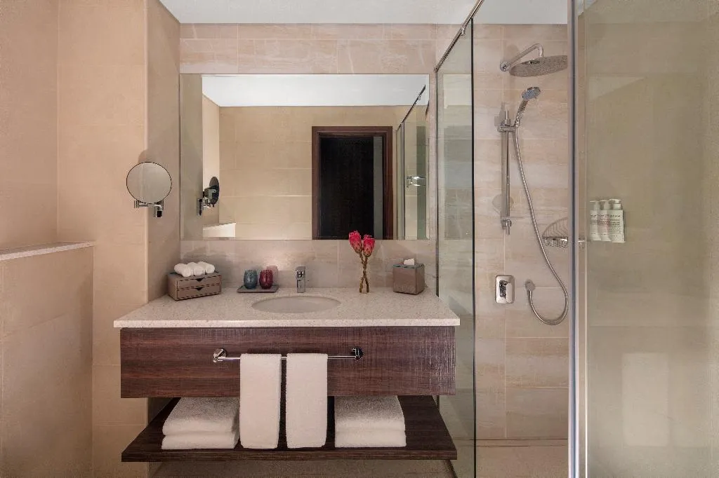 STUDIO STANDARD Room, Avani Plus Palm View Dubai Hotel and Suites, Dubai