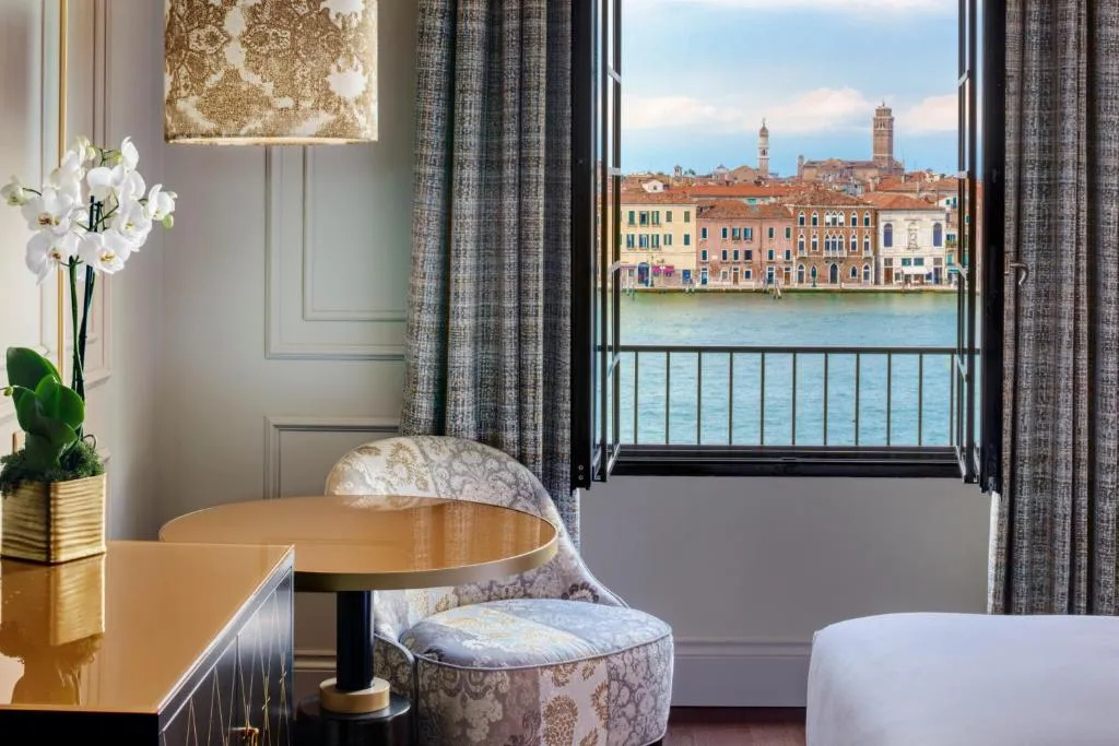 TWIN EXECUTIVE Room, Hilton Molino Stucky Venice, Venice