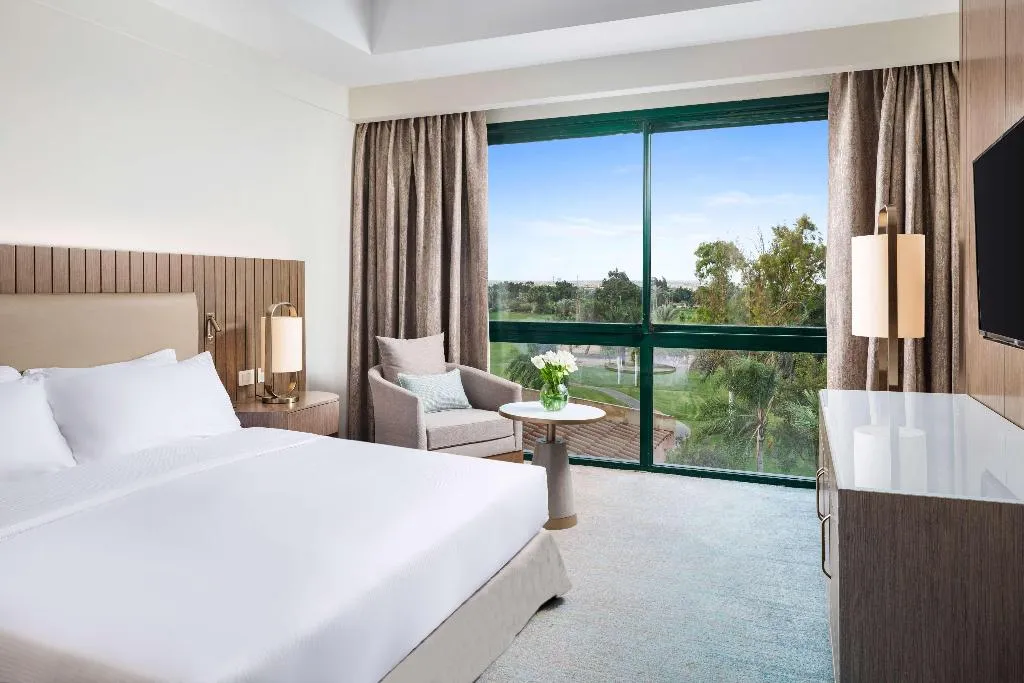 SUITE PREMIER KING BED Room, Hilton Pyramids Golf, Cairo