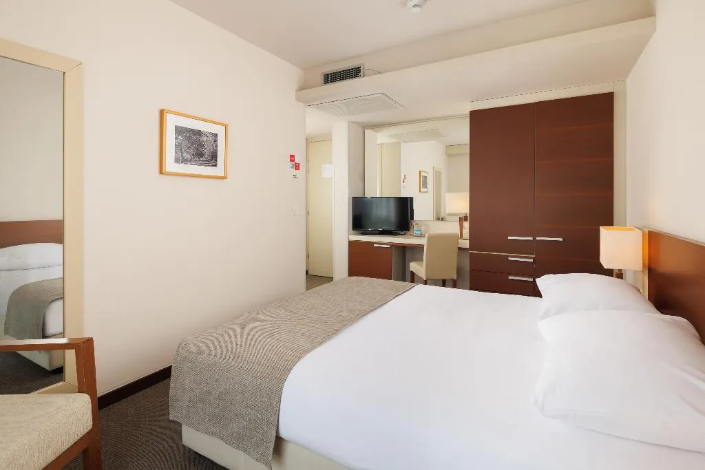 DOUBLE SINGLE USE STANDARD Room, Hotel Albatros Plava Laguna, Istria