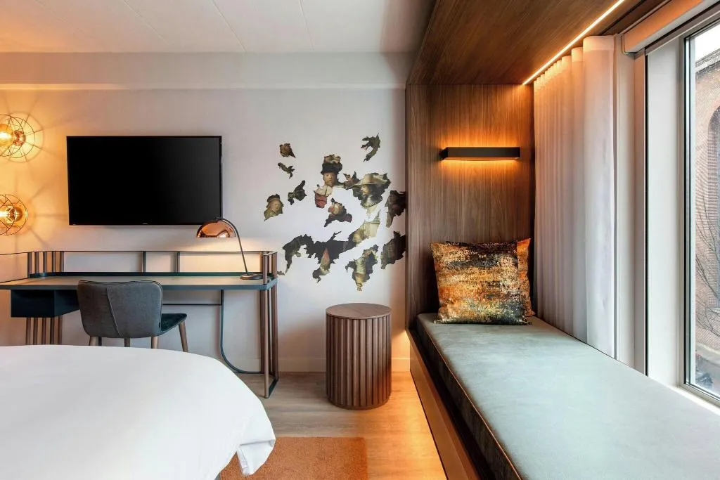 DOUBLE DELUXE KING BED Room, Renaissance Amsterdam Hotel, Amsterdam