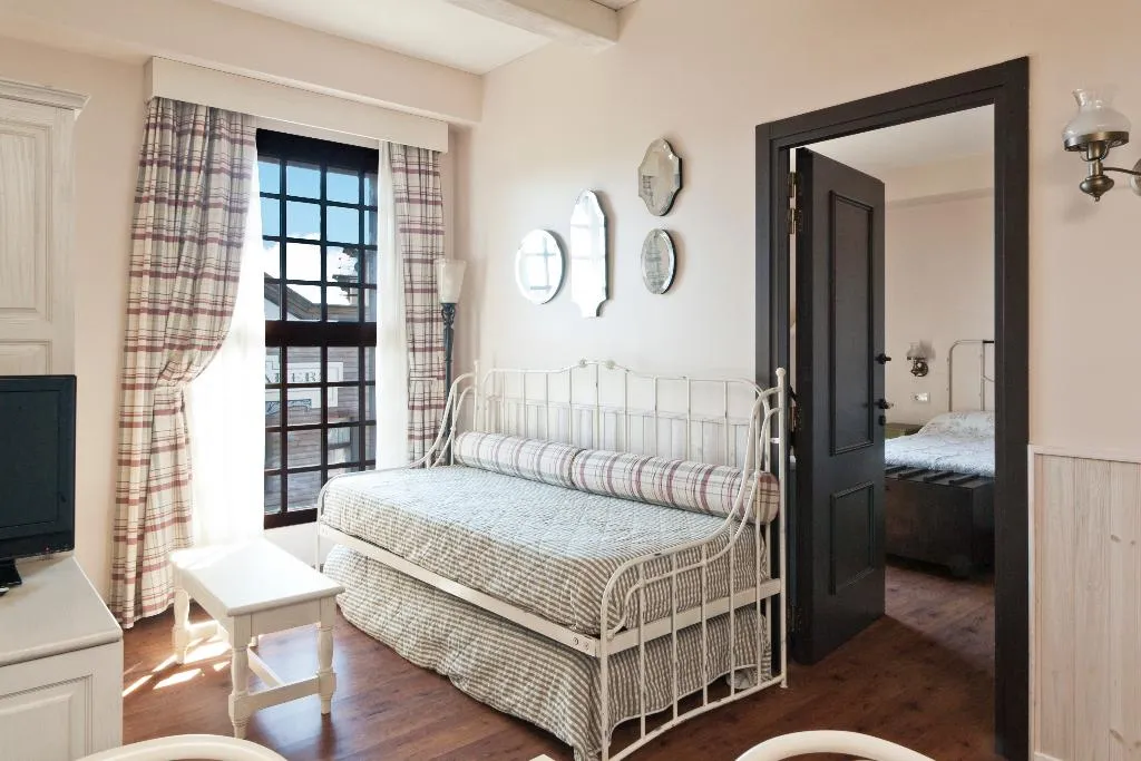 Double or Twin STANDARD Room, PortAventura Hotel Gold River+ Ticket Included, Costa Dorada