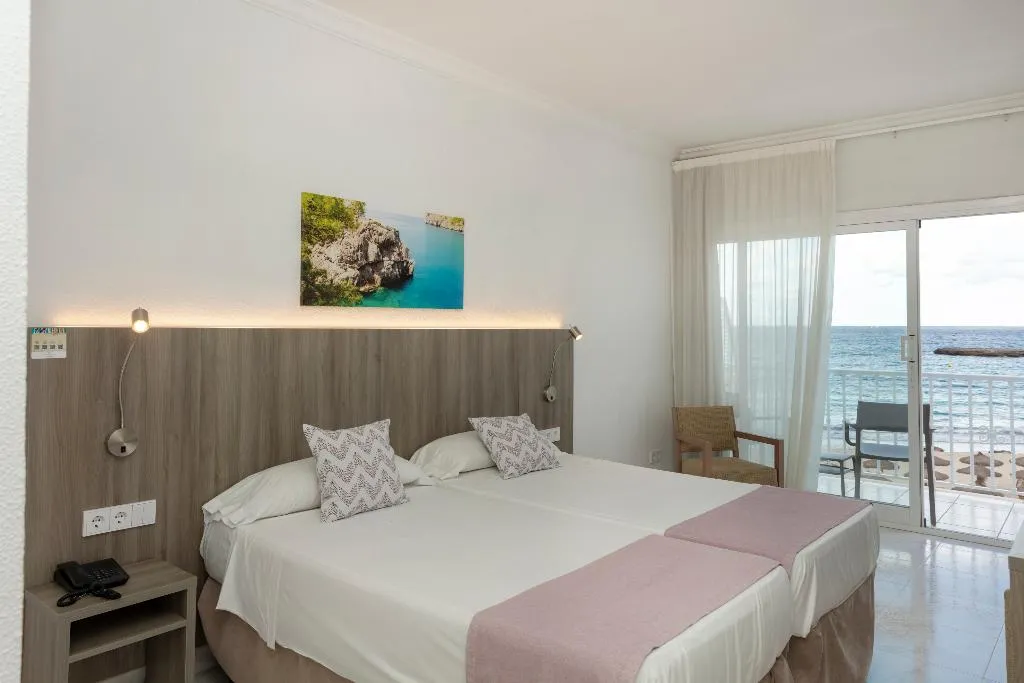 TRIPLE SUPERIOR Room, Club S'Illot, Majorca