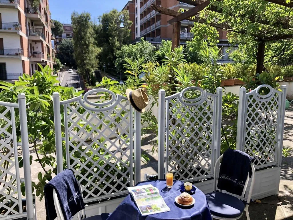 Room, Relais La Rupe, Naples