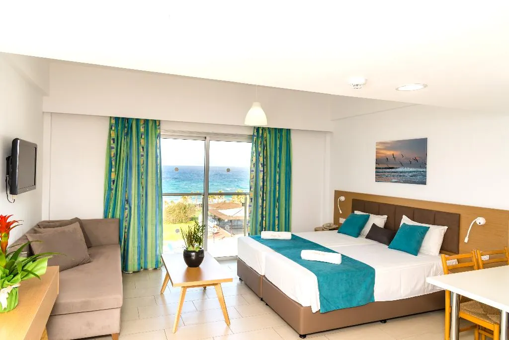 STUDIO SEA VIEW Room, Helios Bay Hotel Apts & Villas, Cyprus
