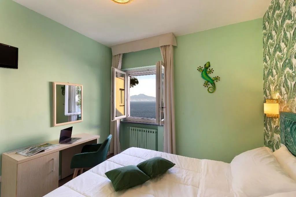DOUBLE SUPERIOR Room, Hotel Villa  Lubrense Sorrento, Naples