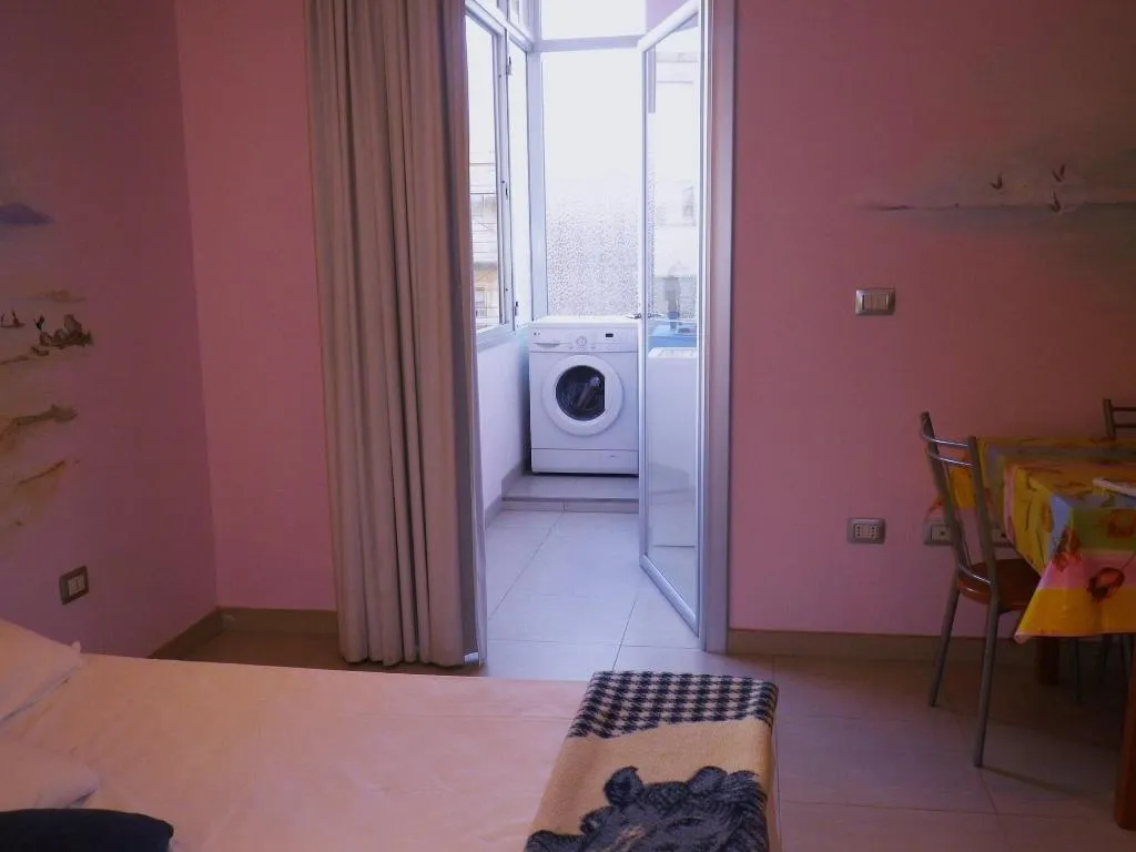 Room, Elisart, Alghero