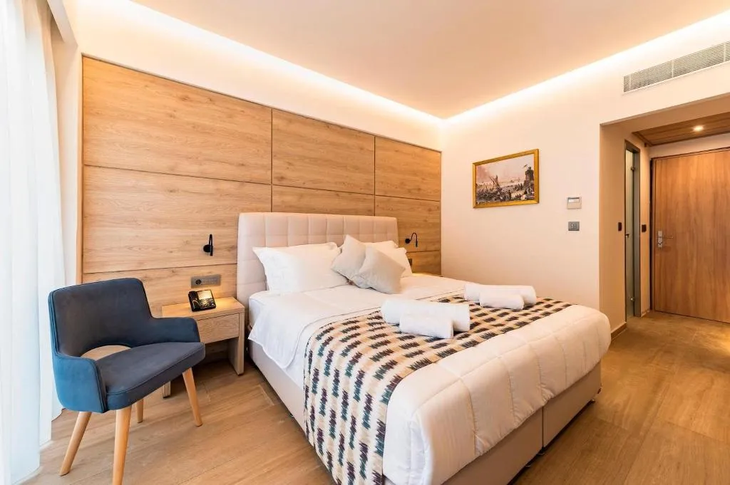 Room, Acandia, Rhodes