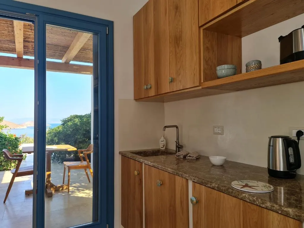 APARTMENT SUPERIOR WITH AIR CONDITIONING Room, Tilos Villa, Rhodes