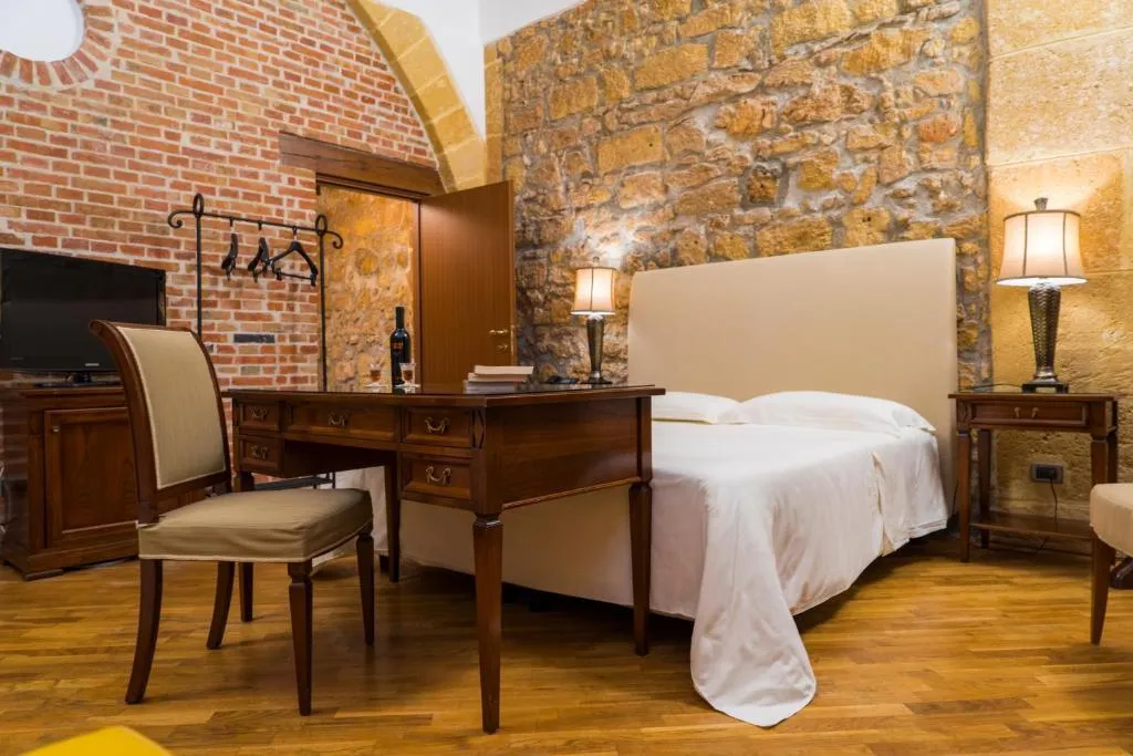 QUADRUPLE DELUXE Room, Hotel Carmine, Palermo