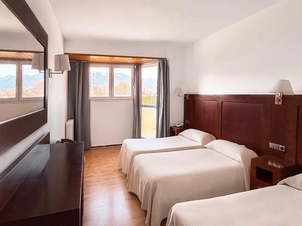 TRIPLE CAPACITY 3 Room, Puigcerda Park Hotel, Barcelona