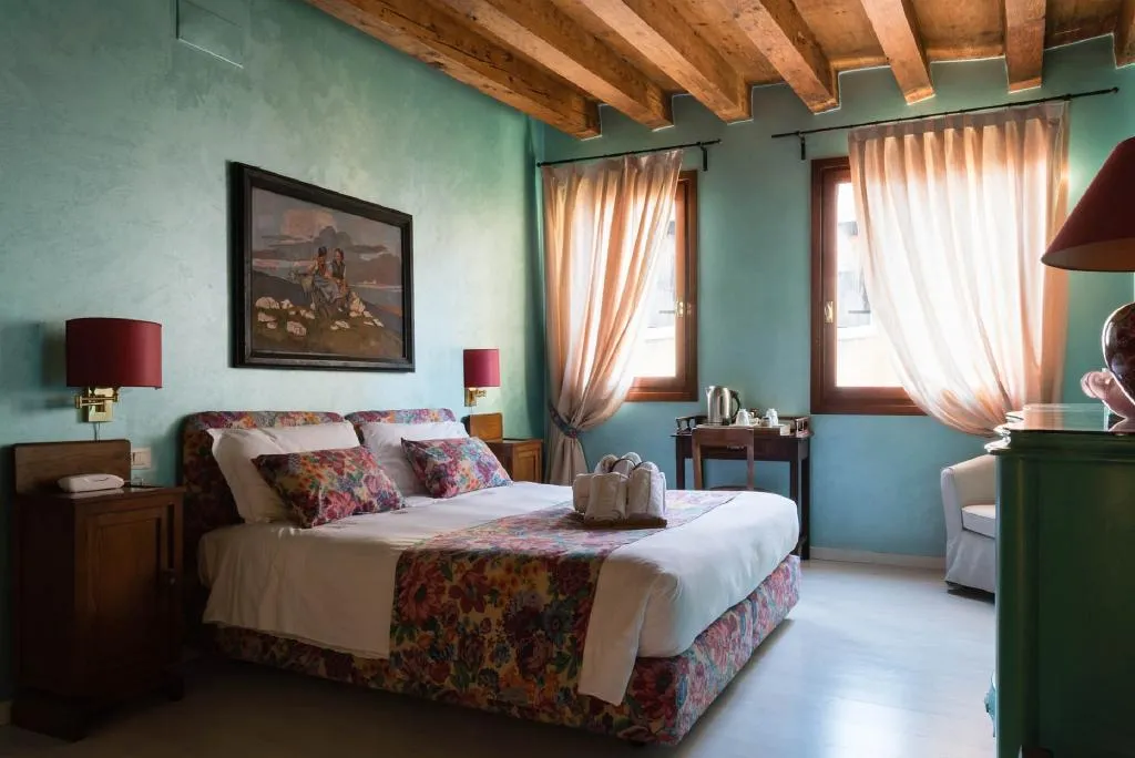 TRIPLE STANDARD Room, Locanda Ai Santi Apostoli, Venice