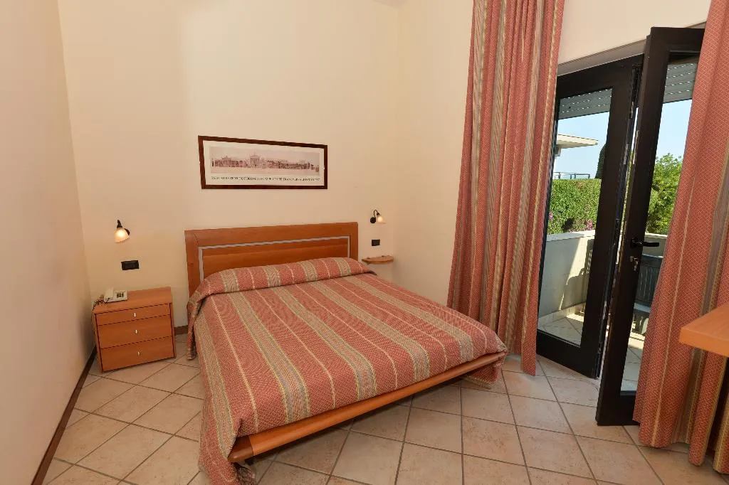 APARTMENT STANDARD Room, Miramare Residence, Naples