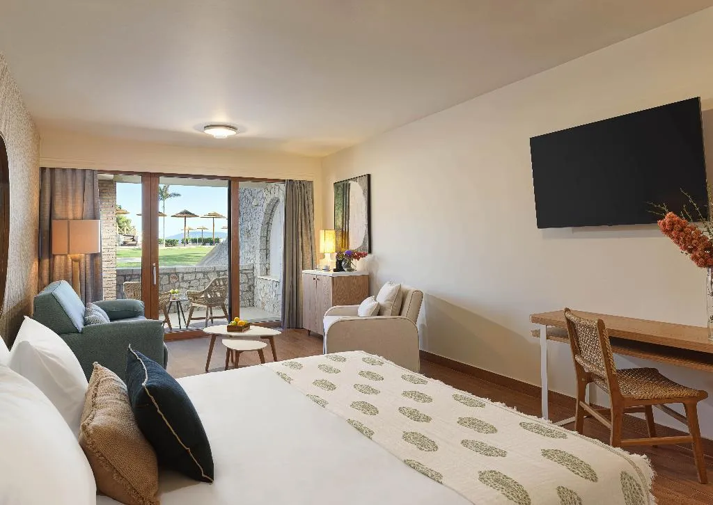 DOUBLE DELUXE POOL VIEW Room, Seafos Luxury Resort & Spa, Kalamata