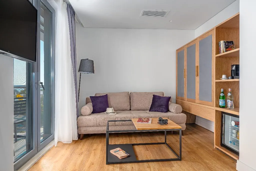 JUNIOR SUITE STANDARD Room, Glyfada Riviera Hotel, Athens