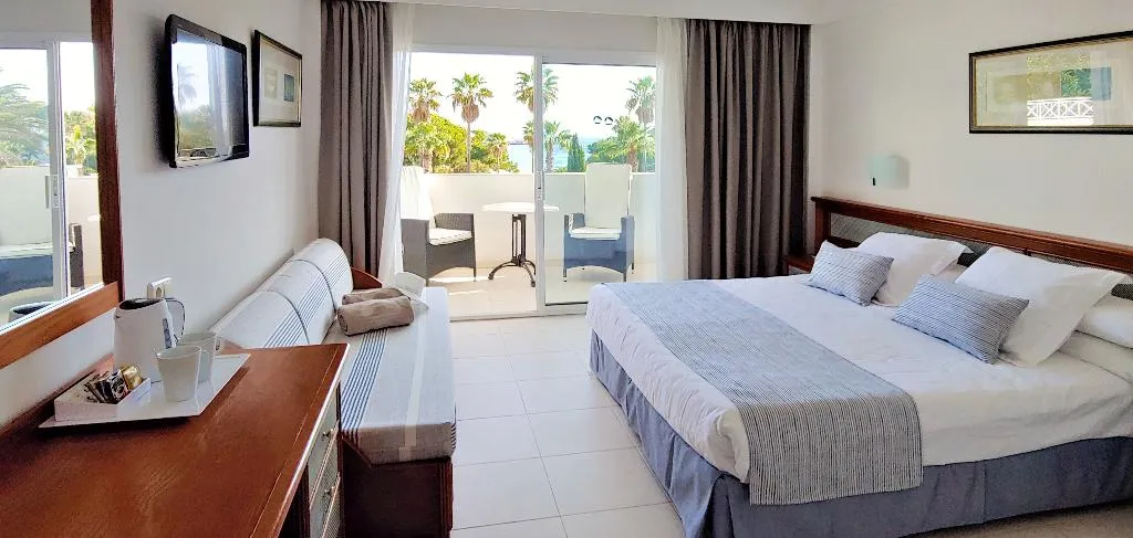 Double or Twin SUPERIOR SEA VIEW Room, Hotel Rocamarina, Majorca