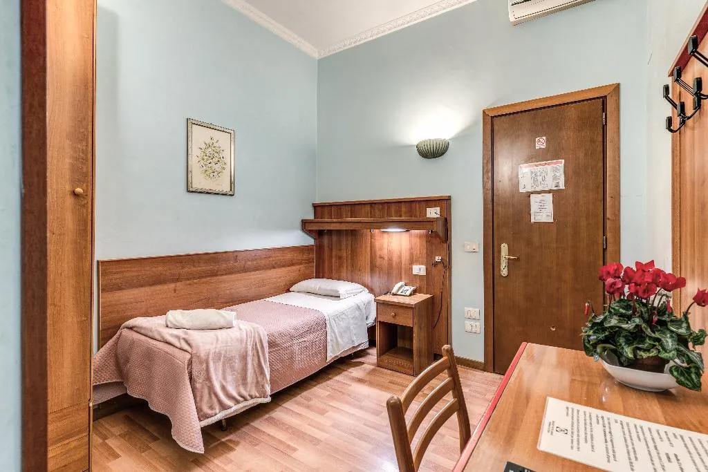SINGLE STANDARD Room, Altavilla, Rome
