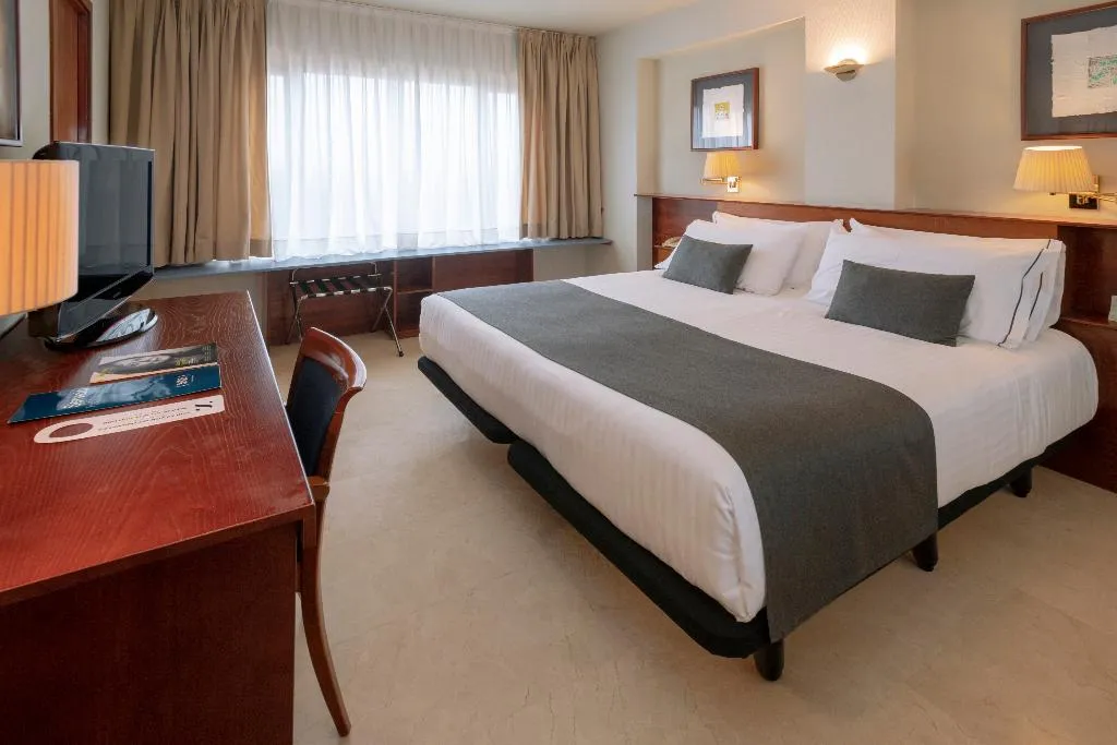 Double or Twin EXECUTIVE Room, Gran Hotel Rey Don Jaime, Barcelona