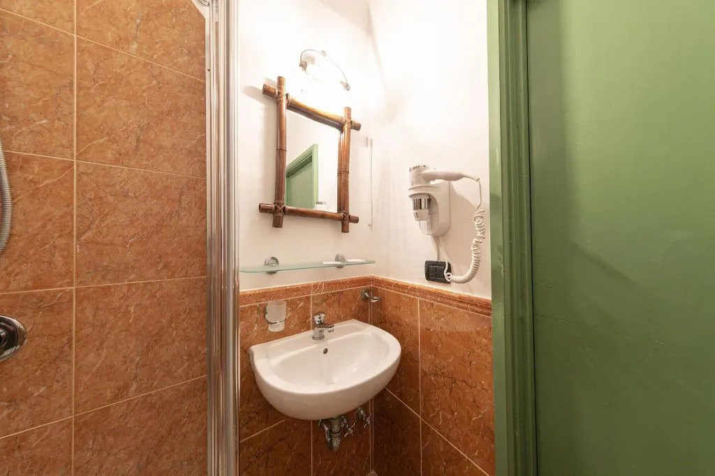 SINGLE STANDARD Room, Palazzo Villelmi, Palermo