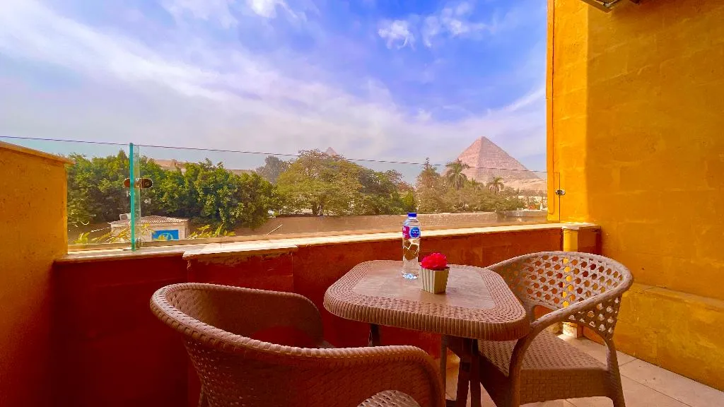 DOUBLE PREMIUM KING BED Room, Nemes Pyramids View Inn, Cairo