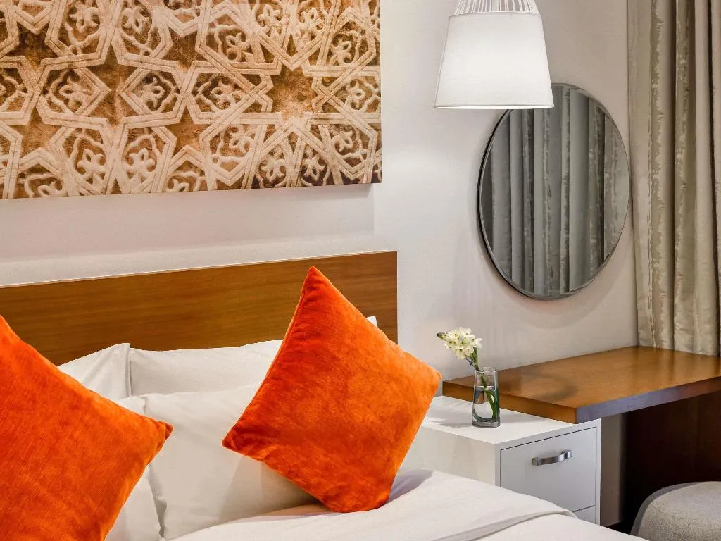 SUITE KING SIZE BED Room, Grand Mercure Dubai City, Dubai