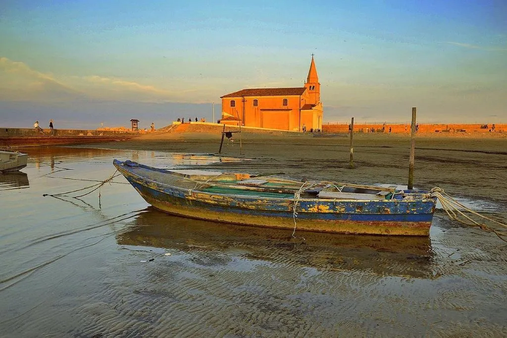 Sports and Entertainment, Hotel Austria, Venice