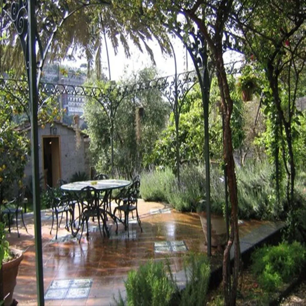 Room, Chalet Lidia, Naples